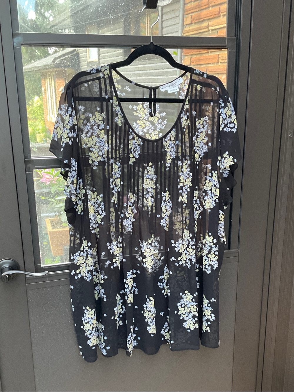 Penningtons Black Sheer Floral Short Sleeve Tunic